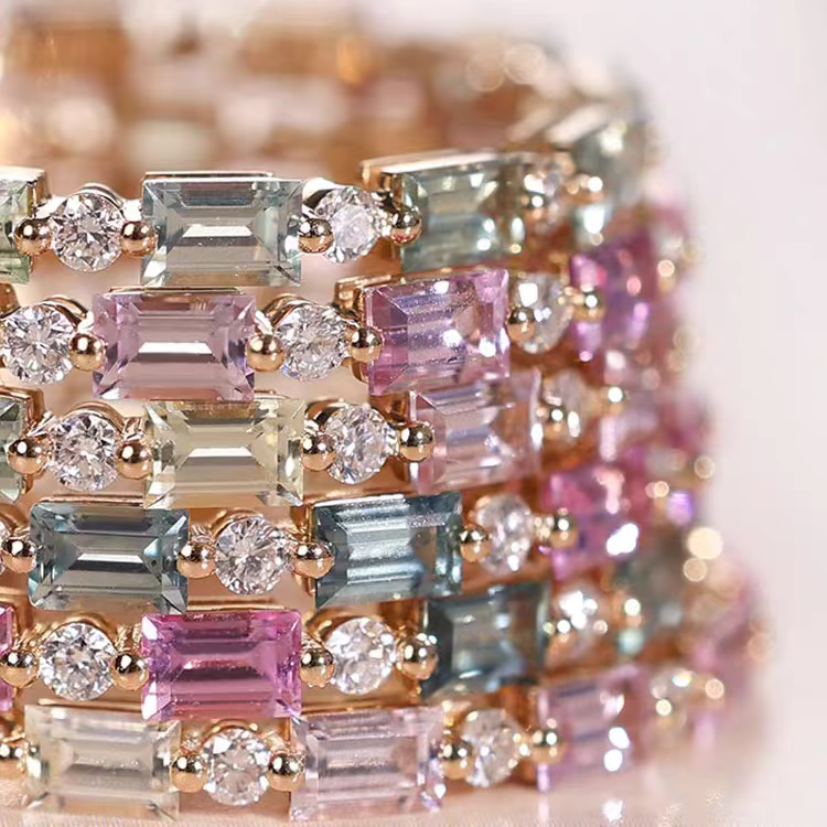 "Peach Blossom Ring" – 18K Gold Natural Multicolor Sapphire Ring with Full Band Gradient Gemstones
