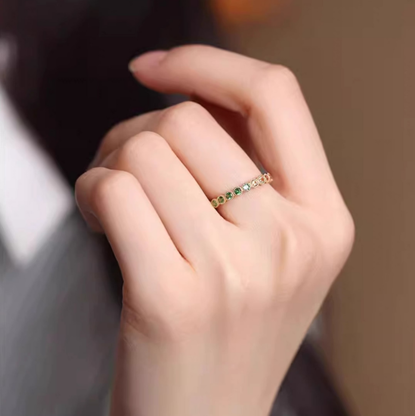 "Colorful Rainbow" – 18K Gold Gradient Dopamine Ring with Multicolor Sapphires & Tsavorite Garnets