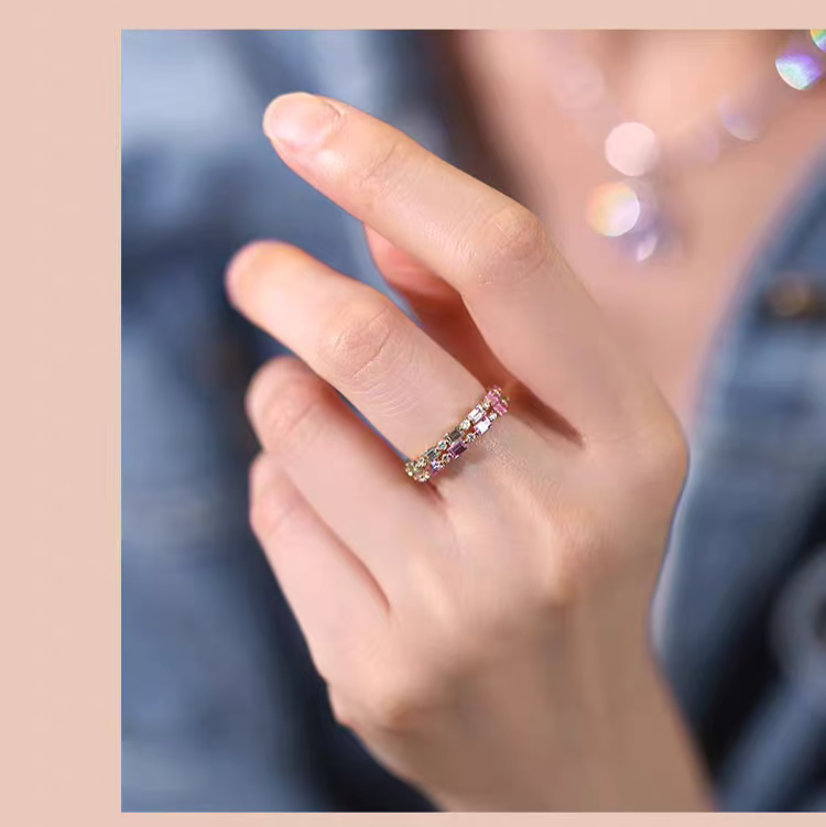 "Peach Blossom Ring" – 18K Gold Natural Multicolor Sapphire Ring with Full Band Gradient Gemstones