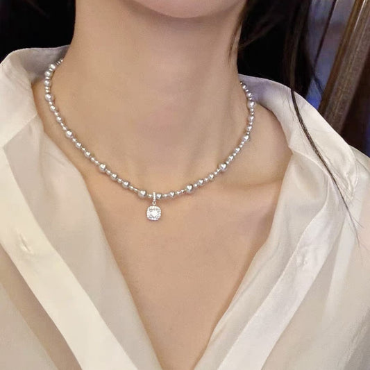 Manta rose pearl sugar cube necklace